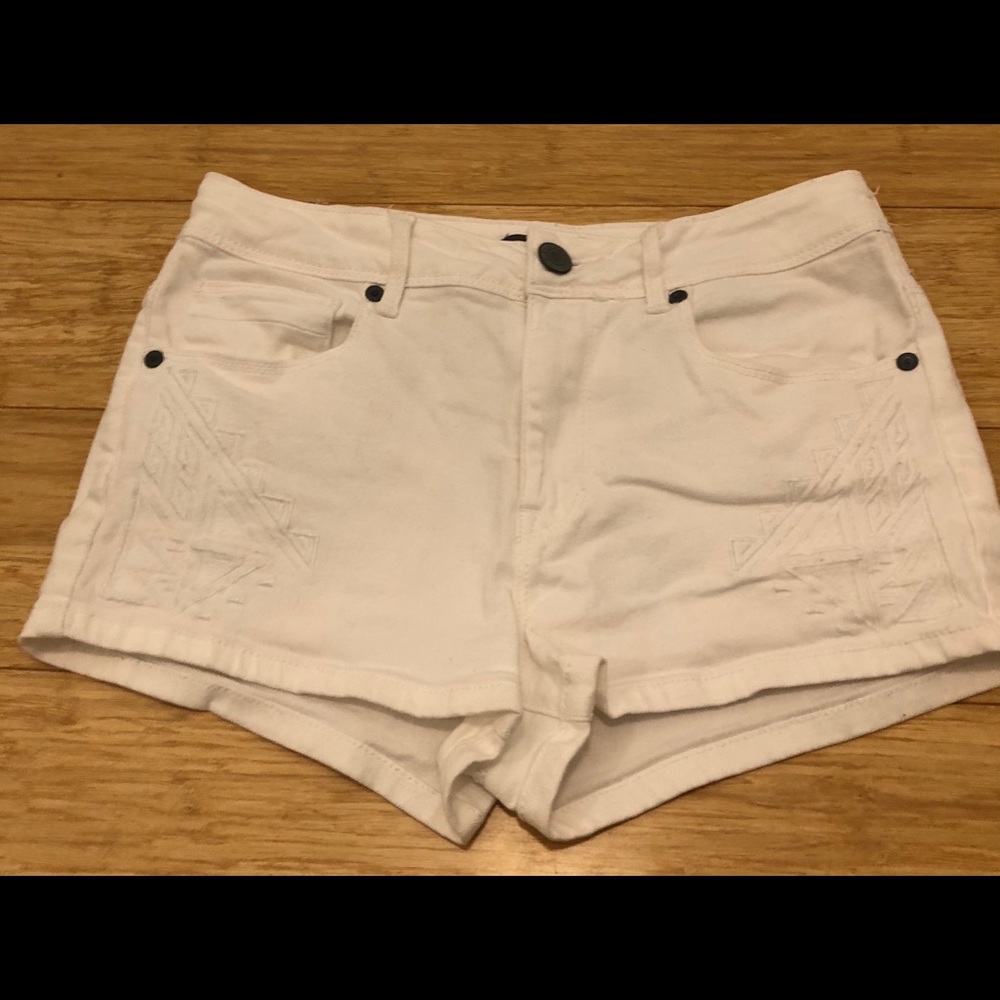 Kendall and Kylie Jenner shorts
